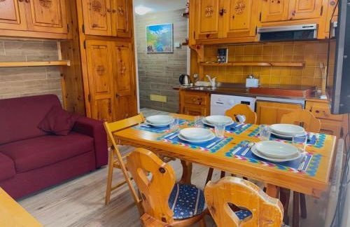 Near the Cable Cars with Views of the Lake - Foto 11