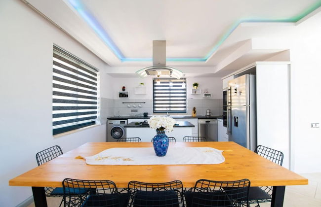 Dreamy Villa With Private Pool and Jacuzzi in Kas - Foto 14