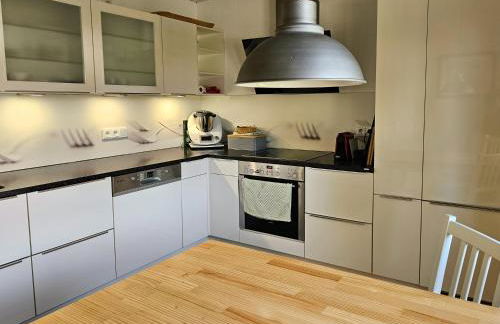 Landhaus mit Kachelofen - Nähe Skigebiete Brauneck Garmisch und Zugspitze - Foto 8