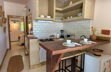 Container Vermelho na beira do rio e a poucos metros do mar com cozinha completo em mogiquiçaba bahia - Foto 7