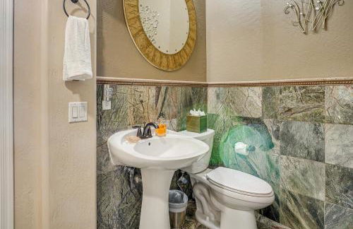 Mtn-View Patio Oasis! Luxe Family Home in Peoria - Foto 15