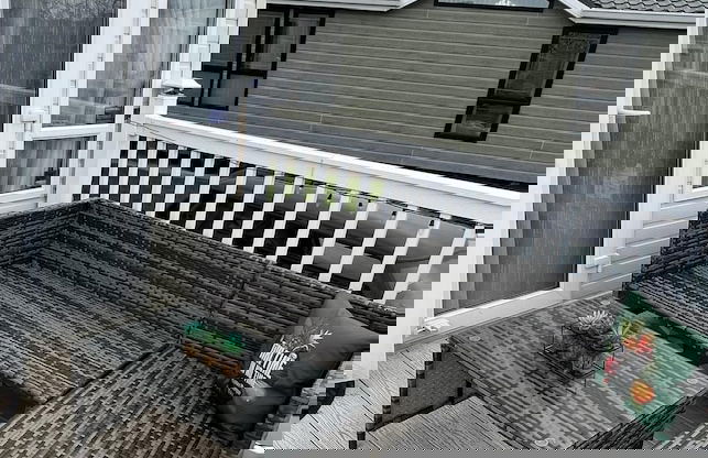 2 Bed Caravan - Sleeps 6 - Parking - Pets - Photo 25