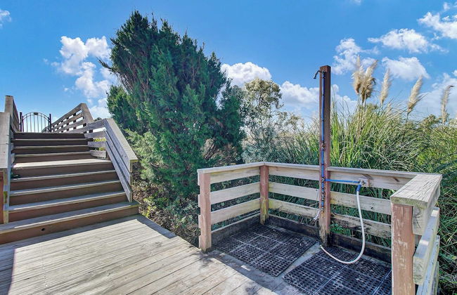 Beachfront 3bdr Condo w/ Pool & Deck Ocean Views Ocean Blvd #102 by Avantstay - Foto 32