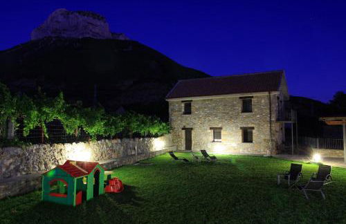 Puerta de Ordesa Garden - Photo 3