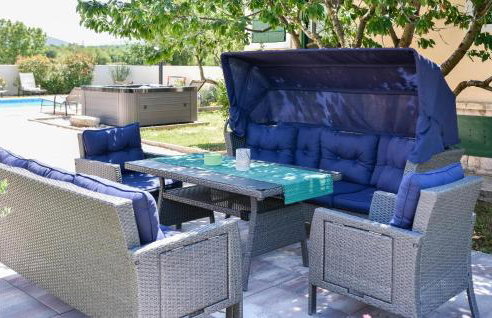 Nice Home In Prugovo With Jacuzzi - Foto 8