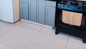 Lindo apartamento com excelente localização próximo a centro e praias - Foto 2