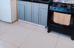 Lindo apartamento com excelente localização próximo a centro e praias - Foto 2