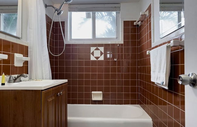 Secluded Hollywood Studio, Walk to Beach & Boardwalk - Photo 14