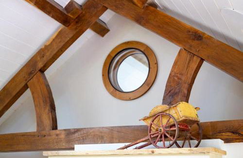 Idyllic countryside cabin with stream and lake - Foto 27