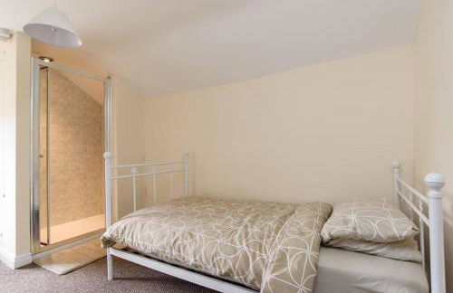 Colliers House - Photo 13