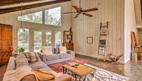 Pet-Friendly Lake Athens Home with Fireplace! - Foto 1