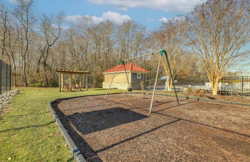 Shuttle to Beach, Relax on Patio! Millville Escape - Foto 29