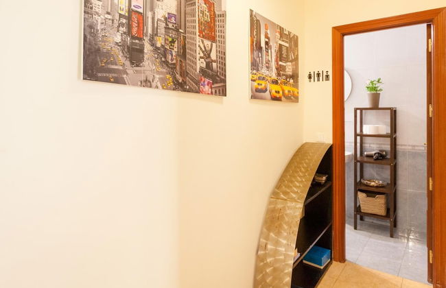 Cozy Urban Apt. Historic District - Sol - Photo 23