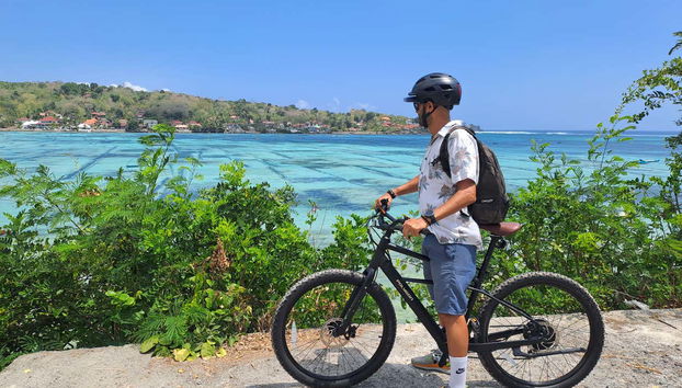 El paseo en bici por la isla es una actividad imperdible