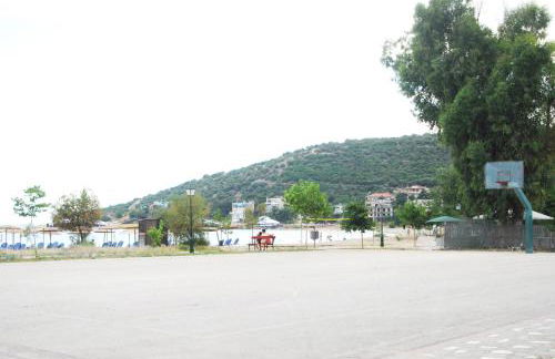 Soula's Sunshine Green Apartment - Photo 17