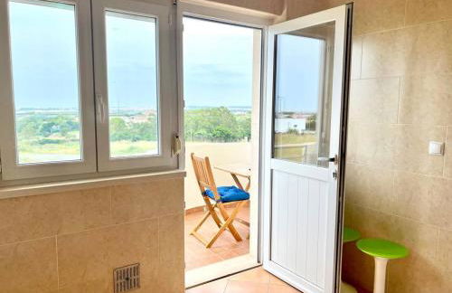 Apartamento T2 com vista panorâmica sobre a costa - Foto 13