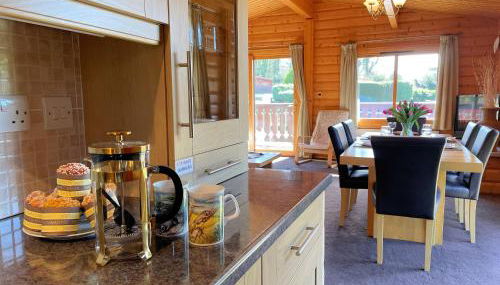 Beautiful Norwegian Lodge in Kippford with Garden - Pass the Keys - Foto 2