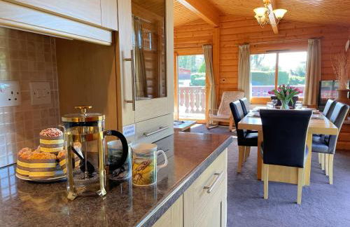 Beautiful Norwegian Lodge in Kippford with Garden - Pass the Keys - Foto 2