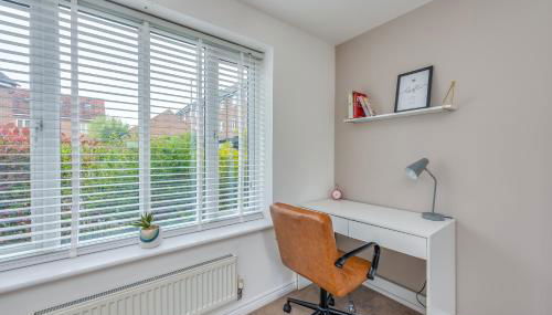 Oakbridge House - 6 mins drive to CMK - Free Parking, Fast WiFi, Smart TVs with Sky and Netflix by Yoko Property - Foto 5, Other