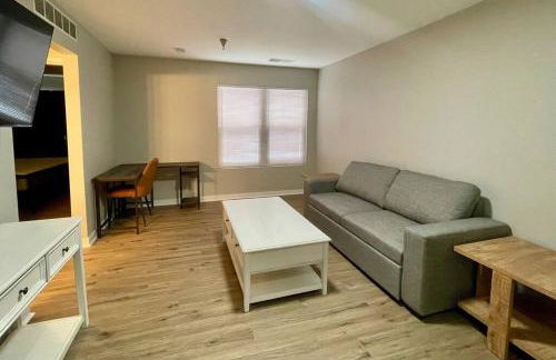 Aksarben Gem- WFH corner desk & minutes from I-80 - Foto 1