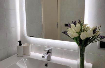 Onda del lago Mountain Lake Iseo Hospitality - Foto 7