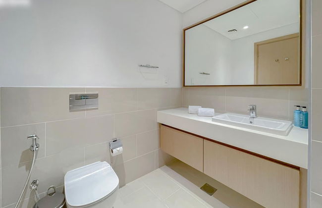 Lavish Living Along the Dubai Creek - Photo 16