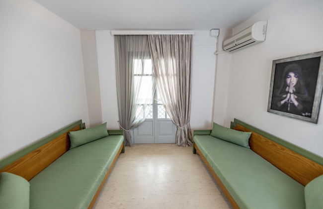 Helen Suites - Photo 10