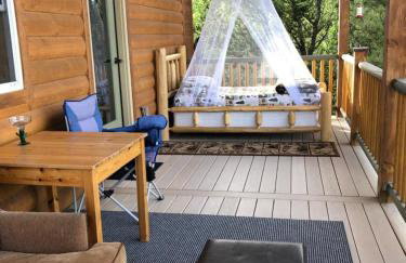 How would it feel to live close to the wildlife in a peaceful cozy cabin - Foto 14