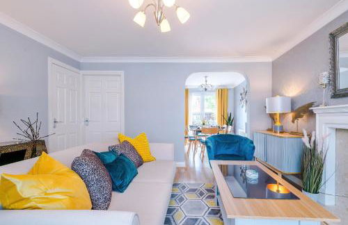 Beach Retreat with Hot Tub Sleeps 8 - Foto 8