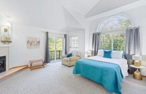 Cannon beach vibes, steps to the beach,WIFI,3 full bedroom en suites with 3 fireplaces,Near Downtown - Photo 8