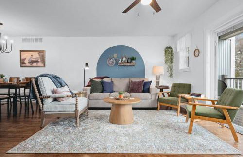 NEW Ivy House 3BR Townhome Downtown Beaches Wineries - Foto 1