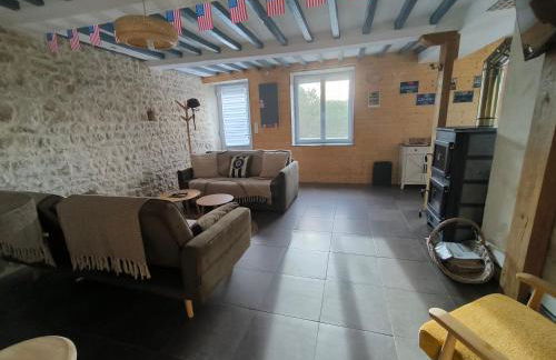 GITE A THEME D-DAY - situé à 15mn d'Omaha Beach - Animaux OK - Terrain clos - Aucuns voisins - WIFI - Foto 22