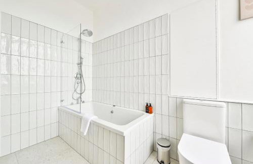 Light and Airy Central London Apartment - Foto 19