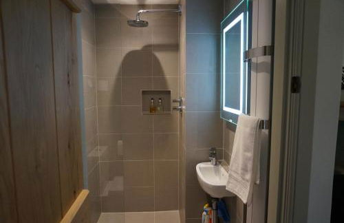 Gatekeepers Lodge, Dyrham Park - Private & Self Contained, deluxe accommodation, 15 mins from Bath - Foto 9