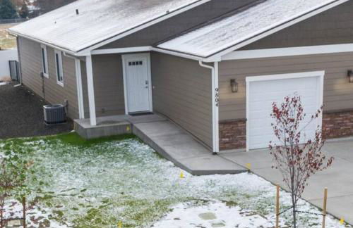 Modern Decor & Style KING bed Wifi with Garage - Foto 31