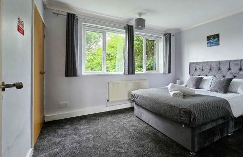 Cosy 2-bed apartment with free parking & ramp access - Foto 25