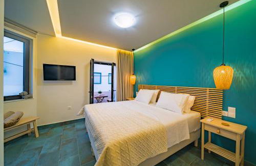 Kyma Couples Getaway - Photo 4