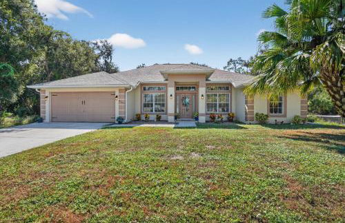 Spacious 4BR Retreat with Heated Pool & Spa home - Foto 46