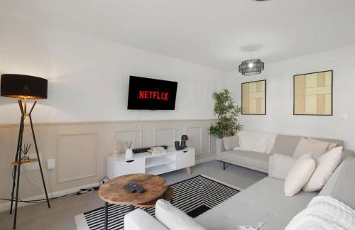 Newcastle Spacious 3-bedroom Semi-detached House with Parking, Sleeps 8, by URBAN PINNACLE STAYS - Foto 45