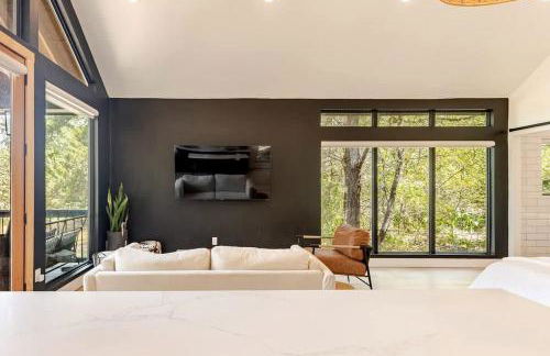 Modern Farmstay Cabin with Friendly Animals, Pond Views & Nature Trails Near Cedar Creek, Texas - Photo 22