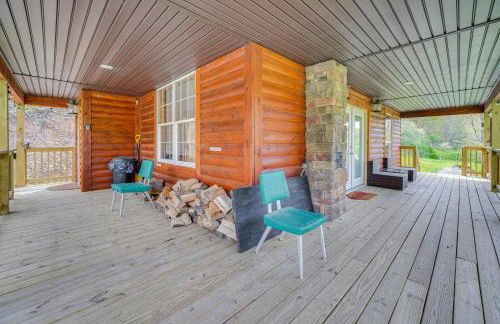 Hike and Fish Marlinton Cabin with Fire Pit and Views! - Foto 19