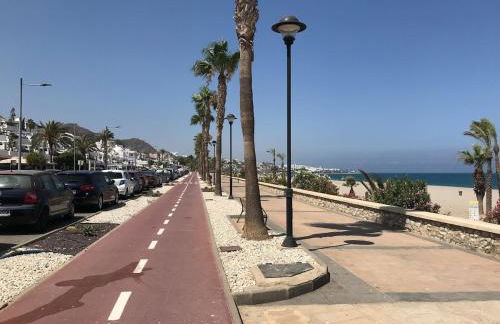 1st floor Penthouse sea and mountain view 5 min stroll to beach - Foto 11