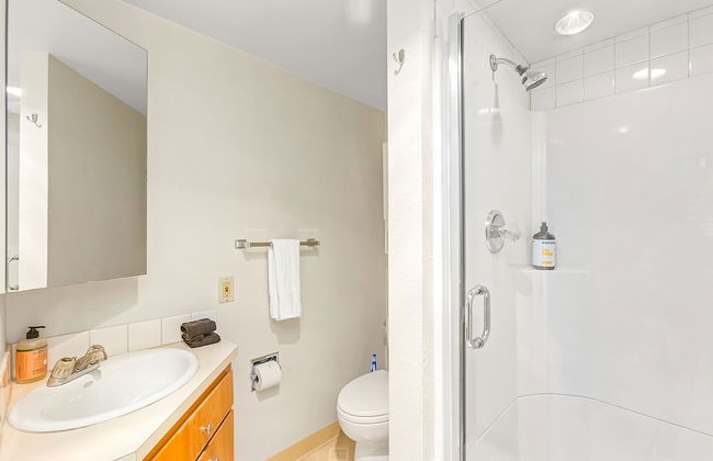 Seattle's Orange Crown 87 Walkscore - Photo 12