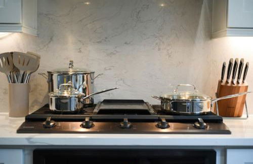 HostWise Stays - The Charlotte - Rooftop patio, Garage Parking, Prime Location, Large 3 Story Home - Foto 45