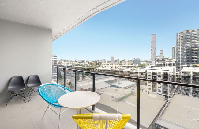 South Brisbane 2 Bedrooms Apartment with Free Parking by KozyGuru - Photo 6