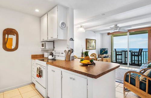 Dreamy True Oceanfront Condo - Hale Kona Kai 307 by Casago Kona - Foto 10