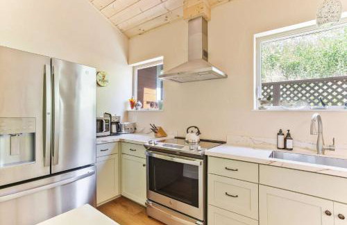 Modern Cabin Retreat with Swim Spa Hot Tub and Air Conditioning - Foto 12