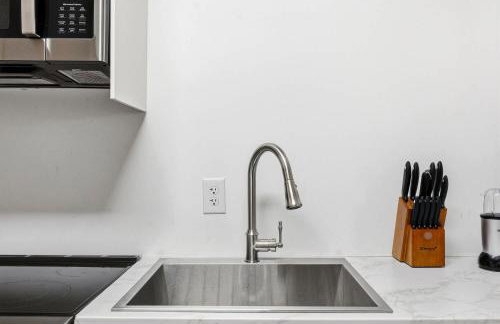 Cozy 2-Floor Home 5BR 3BA 2 Kitchens Backyard - Foto 27