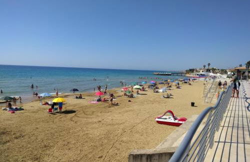 Yellow-house 100 meters from the sandy beach - Foto 19