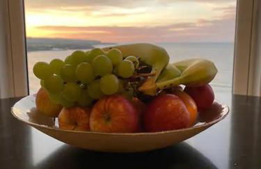 Superb 2 Bedroom Sea View Flat - Foto 13